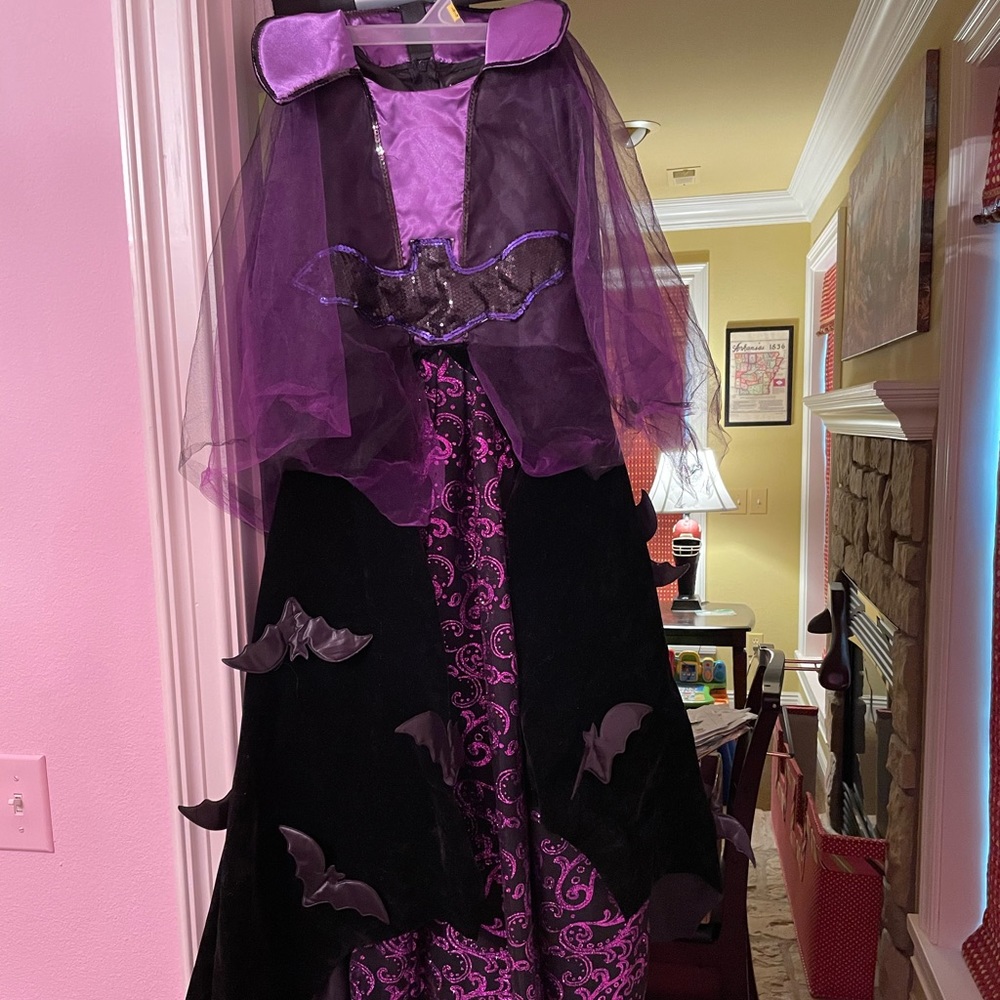 Wishcraft Bat Queen Sz 10